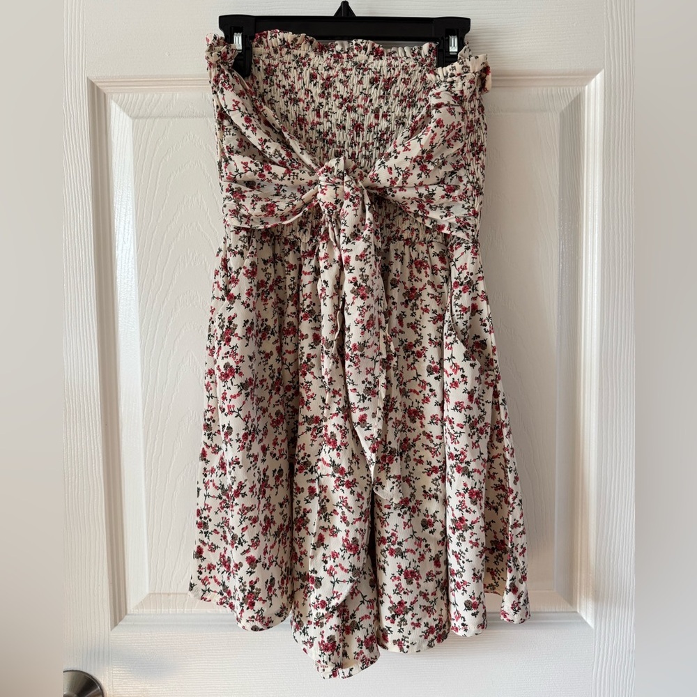 NWT‎ Nasty Gal In Bloom Floral Strapless Romper Size 4 - Picture 3 of 13